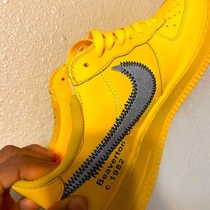 I’m selling Nike air 1 off white shoe